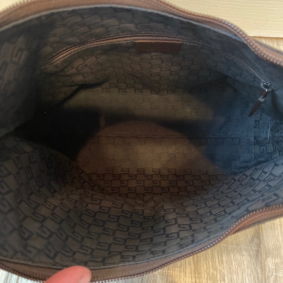 Gucci Shoulder Bag - Picture 3 of 11